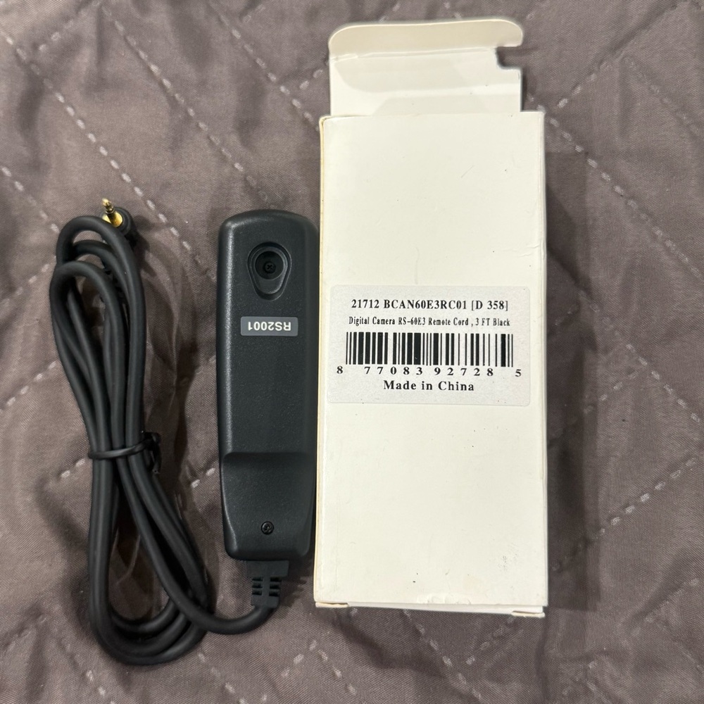 Black digital camera RS-60E3 remote cord, 3ft long